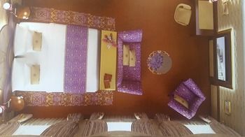 Merchants Crown Suites And Spa Prag