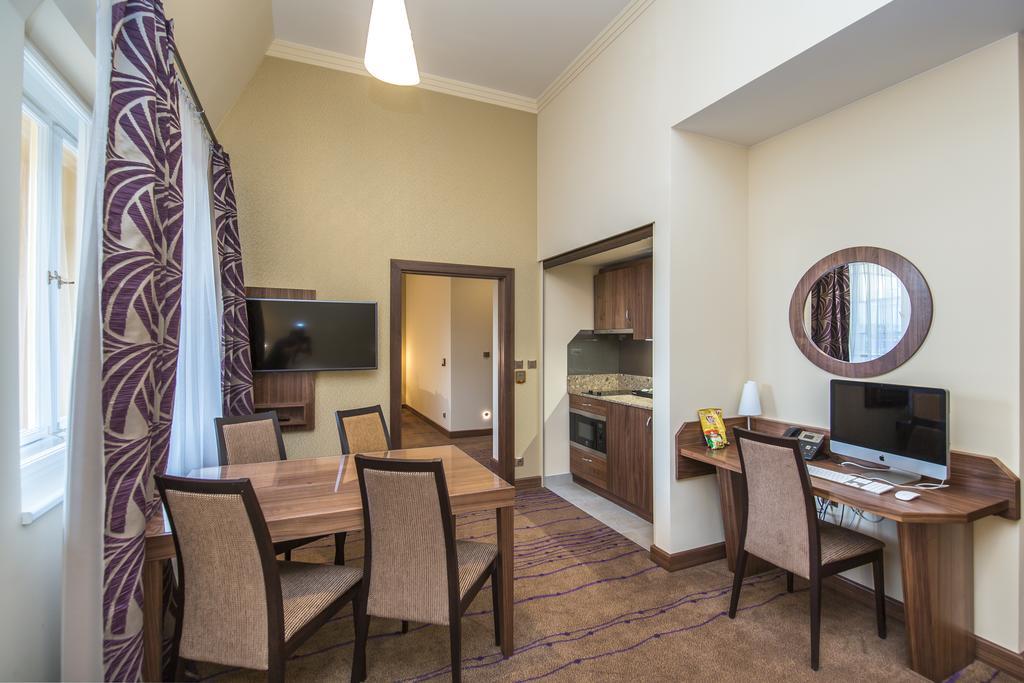 Merchants Crown Suites And Spa Hotel Prag