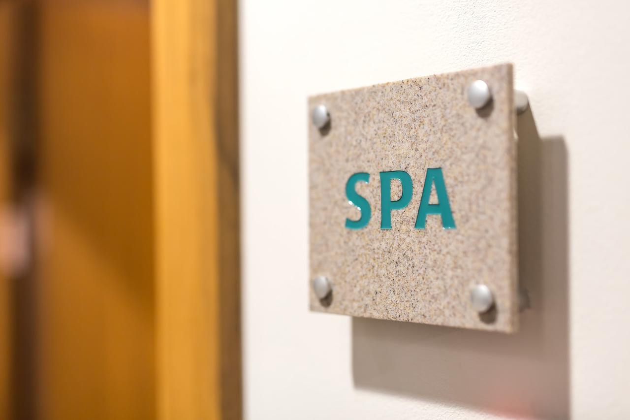 Hotel Merchants Crown Suites And Spa