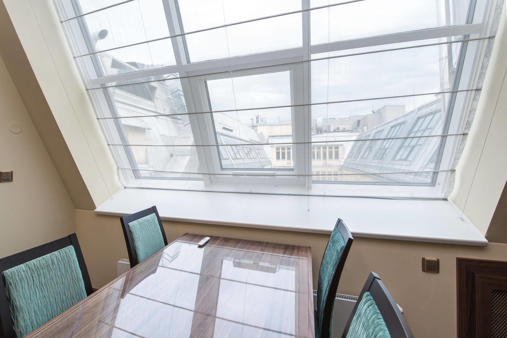 Hotel Merchants Crown Suites And Spa